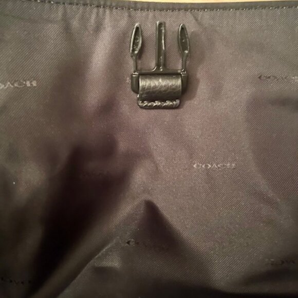 Coach Manhattan Backpack Pebble Leather - Picture 13 of 13